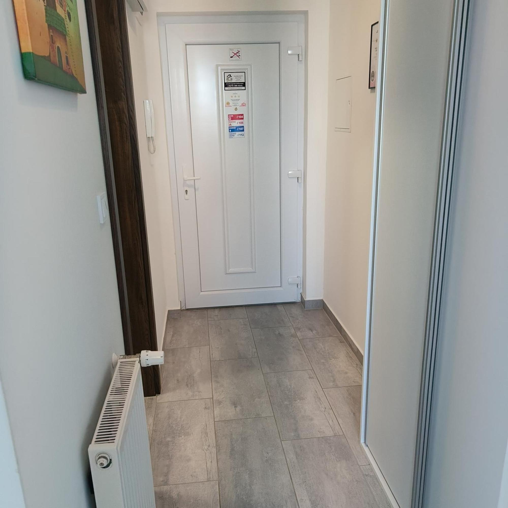 Pe-Ki Lux Apartman Секешфехервар Экстерьер фото